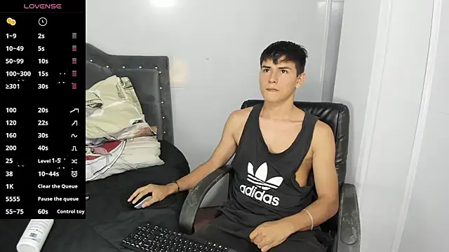 Snapshot of Jacobb_Lee chatting on March 4, 8:27 pm Jacobb Lee online show from March 4, 8:27 pm