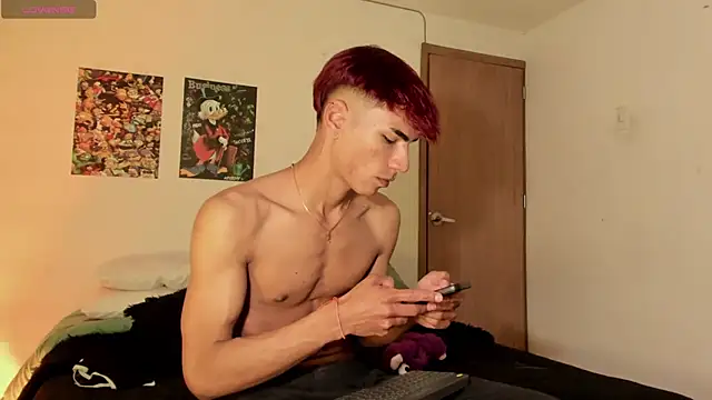 Snapshot of Teo_skinny chatting on October 18, 7:19 pm Teo skinny online show from October 18, 7:19 pm