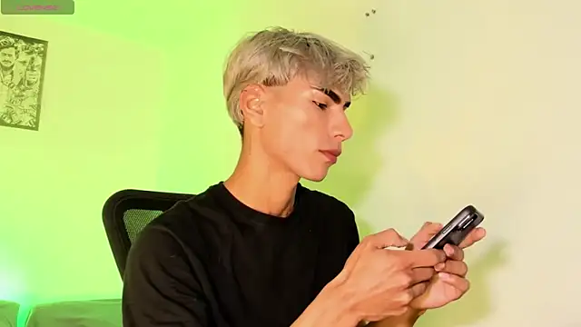 Snapshot of Teo_skinny chatting on September 11, 4:28 pm Teo skinny online show from September 11, 4:28 pm