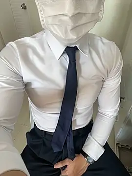 harrylouis1357 online show from January 12, 4:10 am