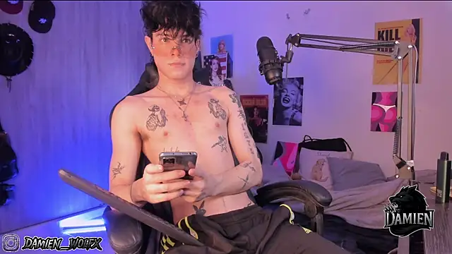 cinnamon boyxxx online show from November 13, 3:44 am