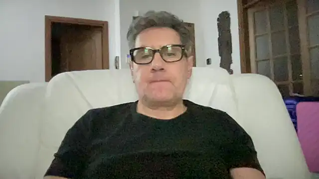 Snapshot of Britmi chatting on December 7, 5:31 pm Britmi online show from December 7, 5:31 pm