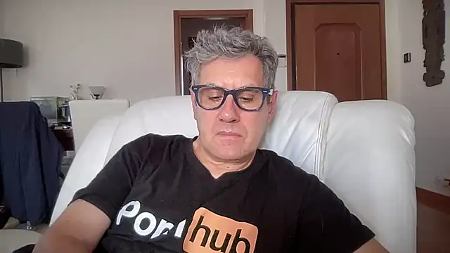 Snapshot of Britmi chatting on September 17, 8:48 am Britmi online show from September 17, 8:48 am