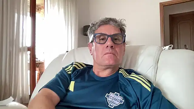 Snapshot of Britmi chatting on September 13, 12:39 pm Britmi online show from September 13, 12:39 pm