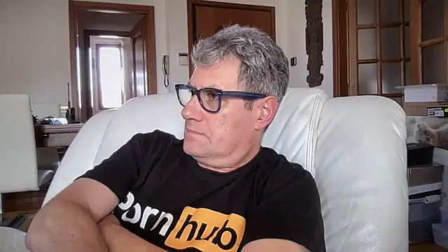 Snapshot of Britmi chatting on September 18, 10:06 am Britmi online show from September 18, 10:06 am