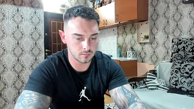 Jonmusclemaster online show from December 18, 8:38 pm