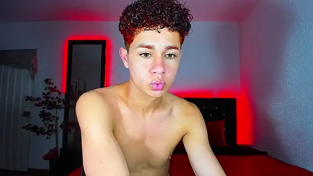 Snapshot of DavidfullOFlove chatting on January 18, 5:47 am DavidfullOFlove online show from January 18, 5:47 am