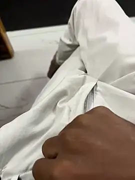 Snapshot of UrPlayboyyyyy chatting on December 13, 1:44 pm UrPlayboyyyyy online show from December 13, 1:44 pm