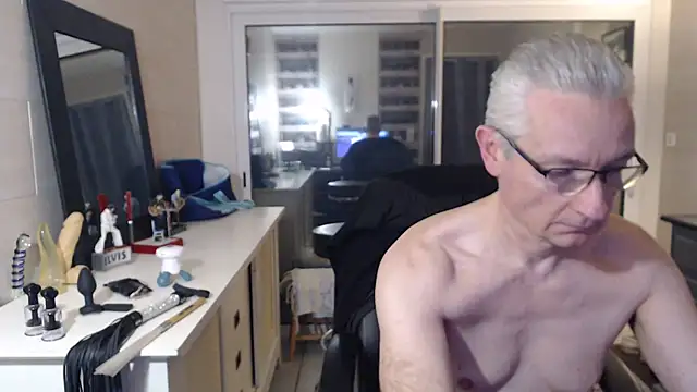 Goduleur69 online show from January 18, 11:00 pm