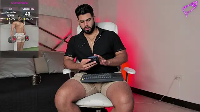 Snapshot of noah_crux chatting on March 21, 1:01 pm noah crux online show from March 21, 1:01 pm