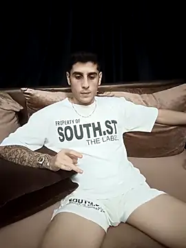 arenn1997 online show from September 13, 10:33 pm