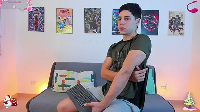 jonathanjoestar  online show from November 30, 10:01 pm