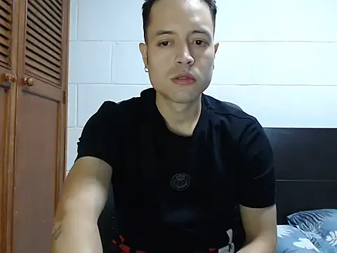 dimitriquiet05 online show from February 28, 9:25 pm