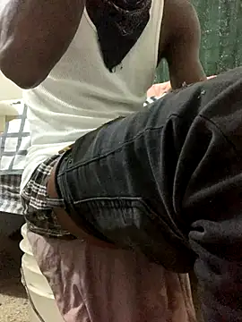 funpharoh1 online show from October 25, 1:18 am