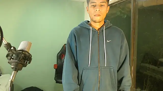 danielitopapuu online show from February 15, 7:51 am