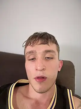 Snapshot of Dylanwhite23_ chatting on January 18, 9:13 pm Dylanwhite23 online show from January 18, 9:13 pm