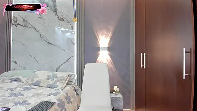 Johan Williams 07 online show from October 21, 6:05 am