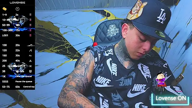 Kevin22 222 online show from November 26, 4:04 am