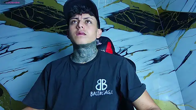 Kevin22 222 online show from February 28, 12:32 am