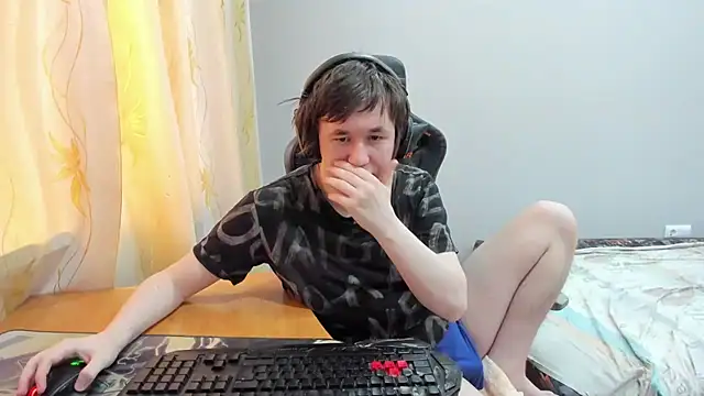 iliaskrislove online show from April 6, 4:46 am