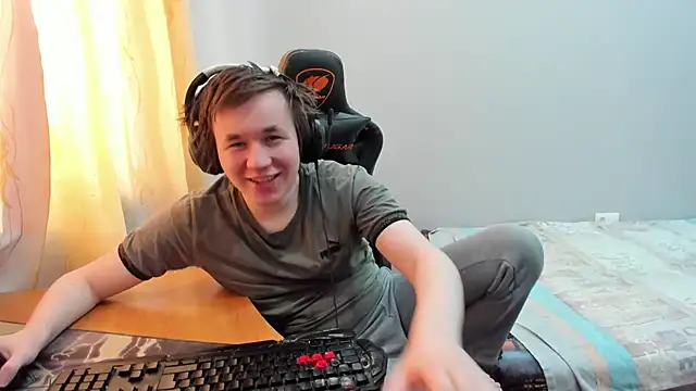 iliaskrislove online show from February 25, 6:58 am