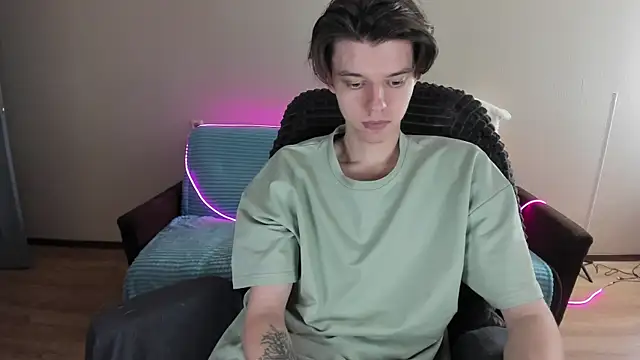 Liam sexy1 online show from December 25, 12:37 pm