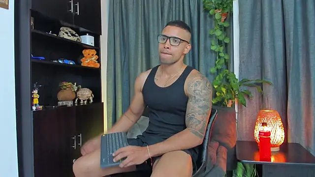 Snapshot of LincomAmith chatting on October 17, 11:31 pm LincomAmith online show from October 17, 11:31 pm