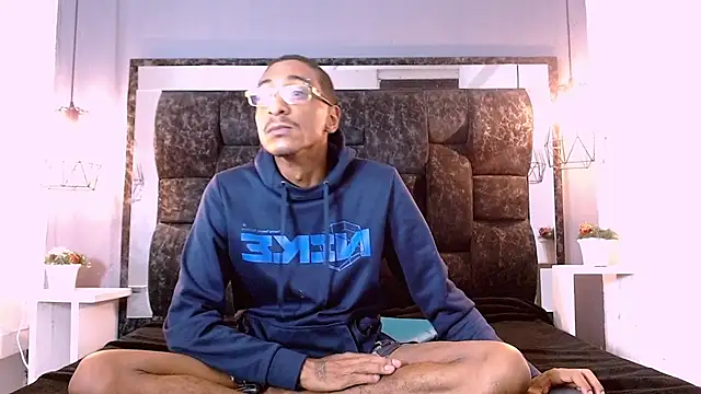 Jose Smoke online show from February 5, 3:45 am