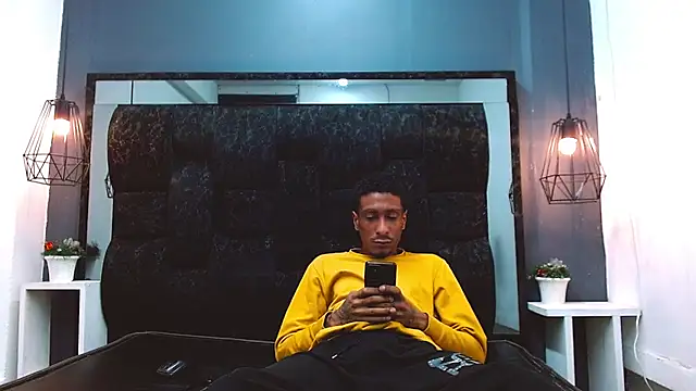 Jose Smoke online show from December 6, 2:35 am