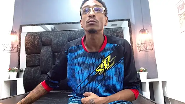 Jose Smoke online show from December 7, 6:04 pm