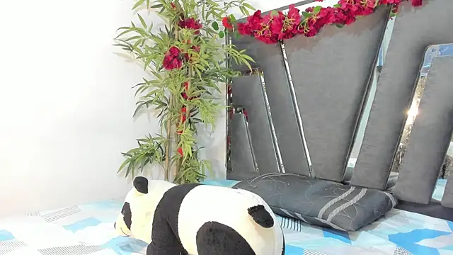 Snapshot of Black_Rose2 chatting on March 5, 11:49 am Black Rose2 online show from March 5, 11:49 am