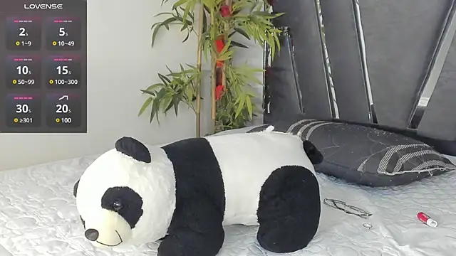 Snapshot of Black_Rose2 chatting on March 13, 11:51 am Black Rose2 online show from March 13, 11:51 am