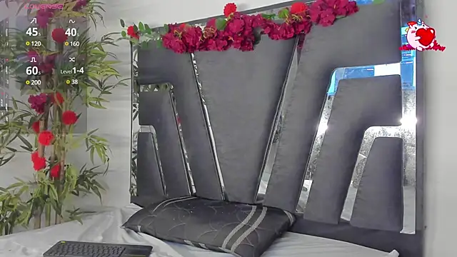 Snapshot of Black_Rose2 chatting on February 23, 9:58 pm Black Rose2 online show from February 23, 9:58 pm