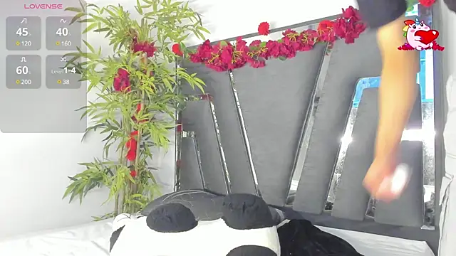 Snapshot of Black_Rose2 chatting on March 6, 11:47 am Black Rose2 online show from March 6, 11:47 am