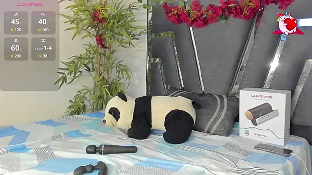 Snapshot of Black_Rose2 chatting on February 22, 11:35 am Black Rose2 online show from February 22, 11:35 am