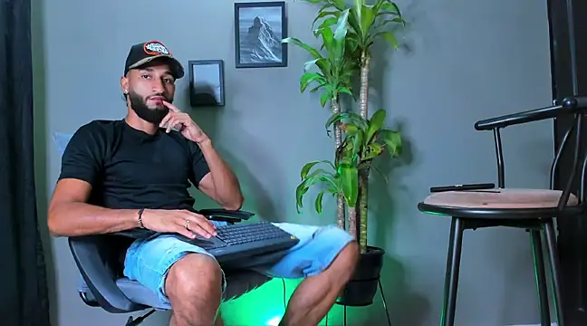 Damian 022 online show from January 22, 10:49 pm