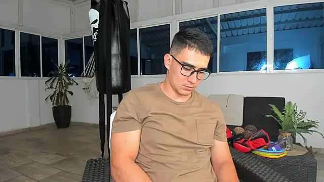 owengray2n online show from December 16, 12:37 am