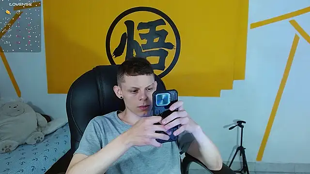 Matthew Boy  online show from February 15, 1:49 pm