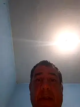 Carlossantos07 online show from April 6, 9:43 am