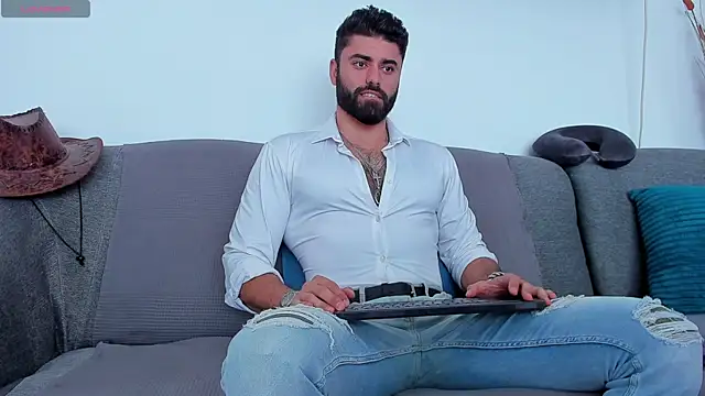 Snapshot of RawAdam chatting on February 23, 10:01 am RawAdam online show from February 23, 10:01 am
