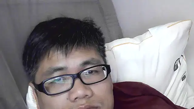 findagirlfriend online show from March 6, 8:37 pm