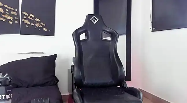 Snapshot of Dereck_vega chatting on February 8, 8:42 pm Dereck vega online show from February 8, 8:42 pm