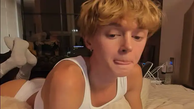 agelandreww online show from April 20, 5:26 pm