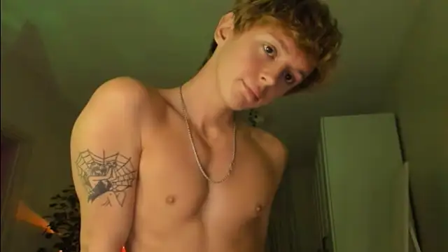 agelandreww online show from December 16, 5:09 pm