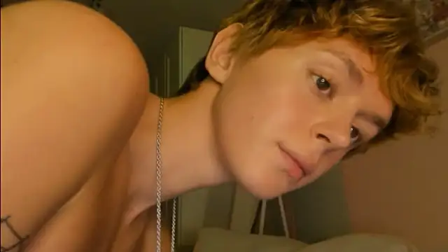 agelandreww online show from December 18, 2:13 pm