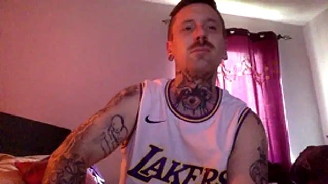 Snapshot of Schabernack1990 chatting on November 1, 7:34 am Schabernack1990 online show from November 1, 7:34 am