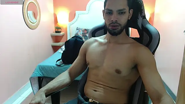 Snapshot of Amir_Abdull chatting on January 21, 10:41 pm Amir Abdull online show from January 21, 10:41 pm