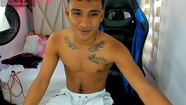 Snapshot of Backsex_boy chatting on December 7, 2:57 pm Backsex boy online show from December 7, 2:57 pm