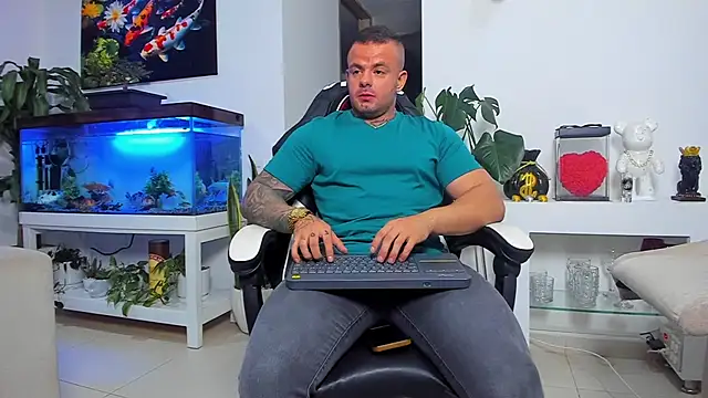 Johnnygrayson1 online show from October 26, 2:13 am