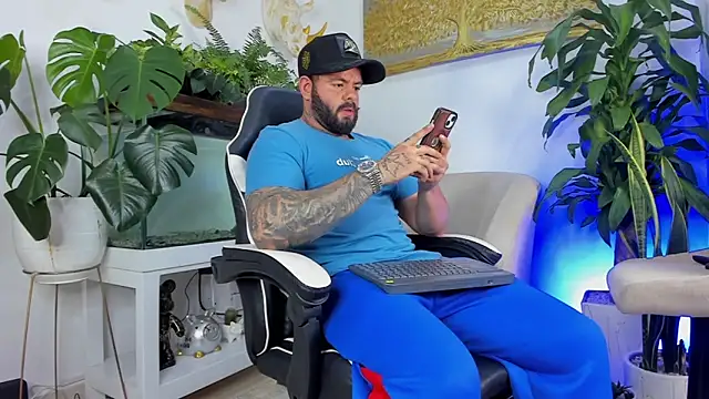 Johnnygrayson1 online show from April 2, 12:30 am